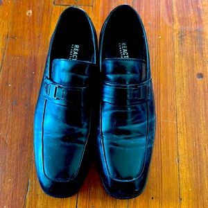 Kenneth Cole Black Loafer/slip on